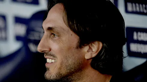 RJ - RIO DE JANEIRO - 19/11/2025 - BRASILEIRO A 2025, FLUMINENSE X FLAMENGO - Luis Zubeldia tecnico do Fluminense durante partida contra o Flamengo no estadio Maracana pelo campeonato Brasileiro A 2025. Foto: Alexandre Loureiro/AGIF