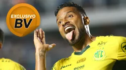 Reinaldo jogador do Mirassol comemora seu gol durante partida contra o Santos no estádio Vila Belmiro pelo campeonato Brasileiro A 2025. Foto: Mauricio De Souza/AGIF