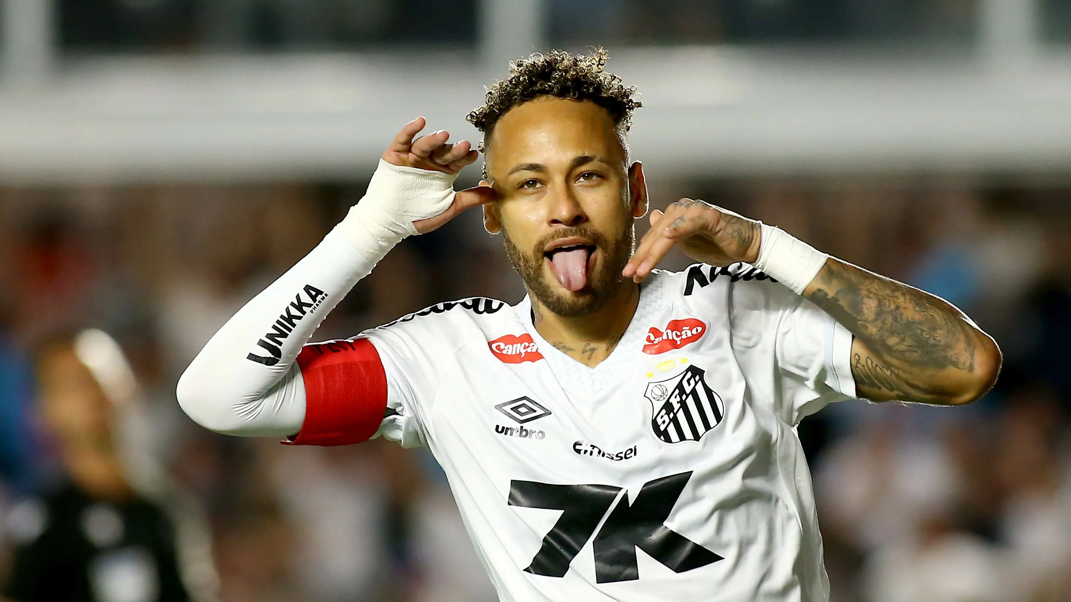SP – SANTOS – 19/11/2025 – BRASILEIRO A 2025, SANTOS X MIRASSOL – Neymar Jr. jogador do Santos comemora seu gol durante partida contra o Mirassol no estadio Vila Belmiro pelo campeonato Brasileiro A 2025. Foto: Mauricio De Souza/AGIF