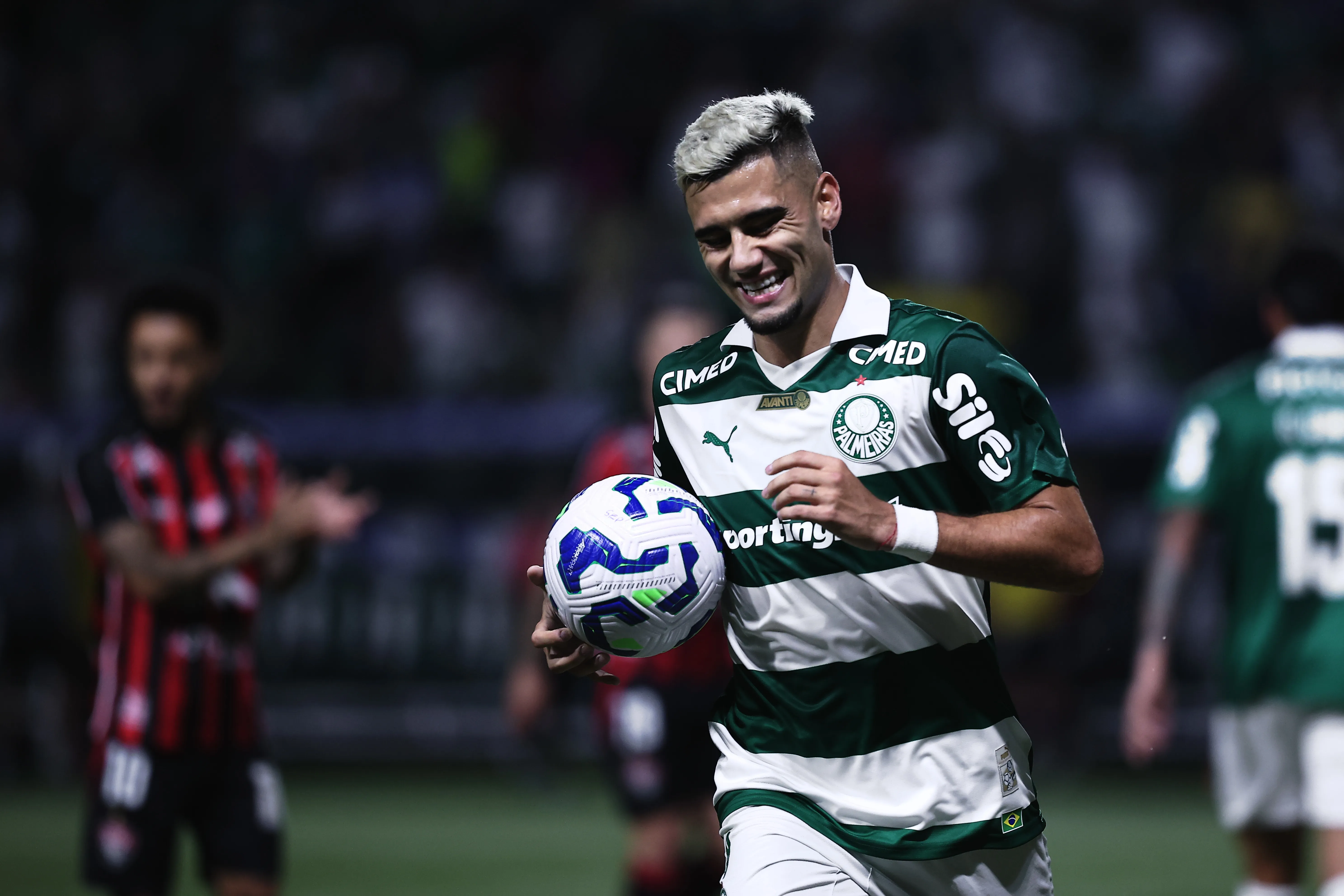 Andreas Pereira, suspenso, desfalca o Palmeiras em jogo contra o Fluminense – Foto: Ettore Chiereguini/AGIF