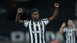 Kadir jogador do Botafogo comemora vitoria apos partida contra o Sport no estadio Engenhao pelo campeonato Brasileiro A 2025. Foto: Jorge Rodrigues/AGIF