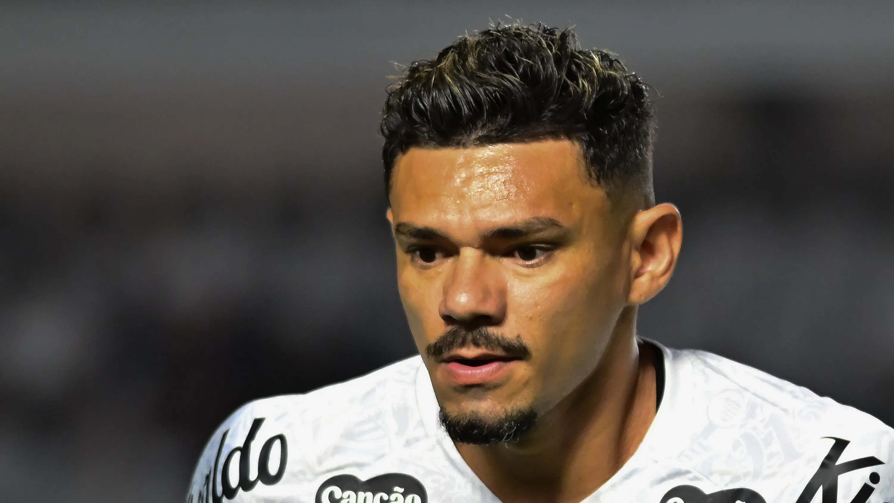 Foto: Jota Erre/AGIF – Camisa 9 do Santos foi muito criticado na web.