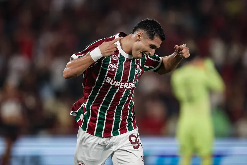 Serna comemora seu gol no clássico. Foto: Marcelo Gonçalves/Fluminense FC