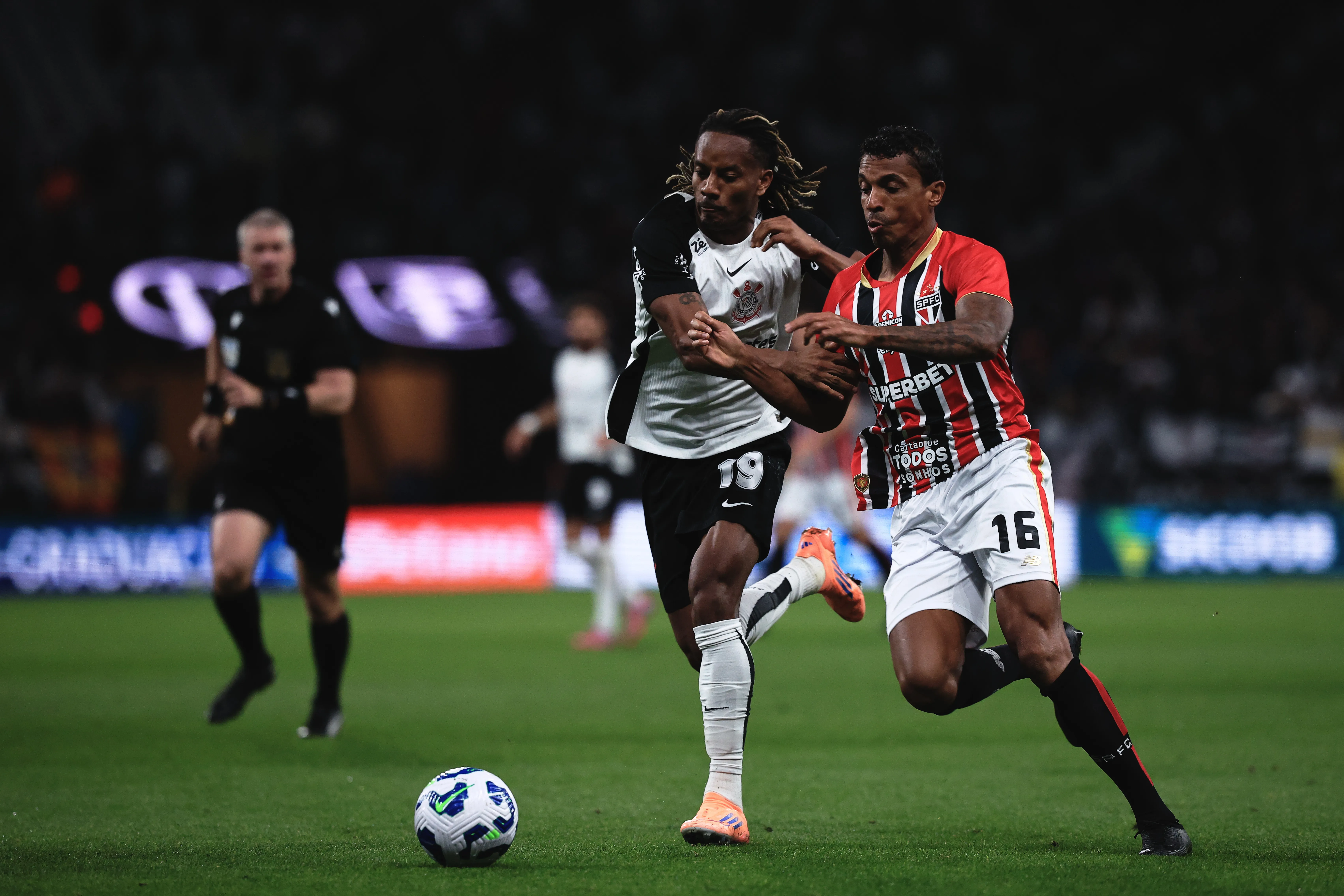 São Paulo perdeu para o Corinthians pelo Brasileirão. Foto: Ettore Chiereguini/AGIF