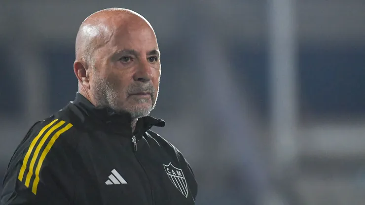 RJ - RIO DE JANEIRO - 20/09/2025 - BRASILEIRO A 2025, BOTAFOGO X ATLETICO-MG - Jorge Sampaoli tecnico do Atletico-MG durante partida contra o Botafogo no estadio Engenhao pelo campeonato Brasileiro A 2025. Foto: Thiago Ribeiro/AGIF