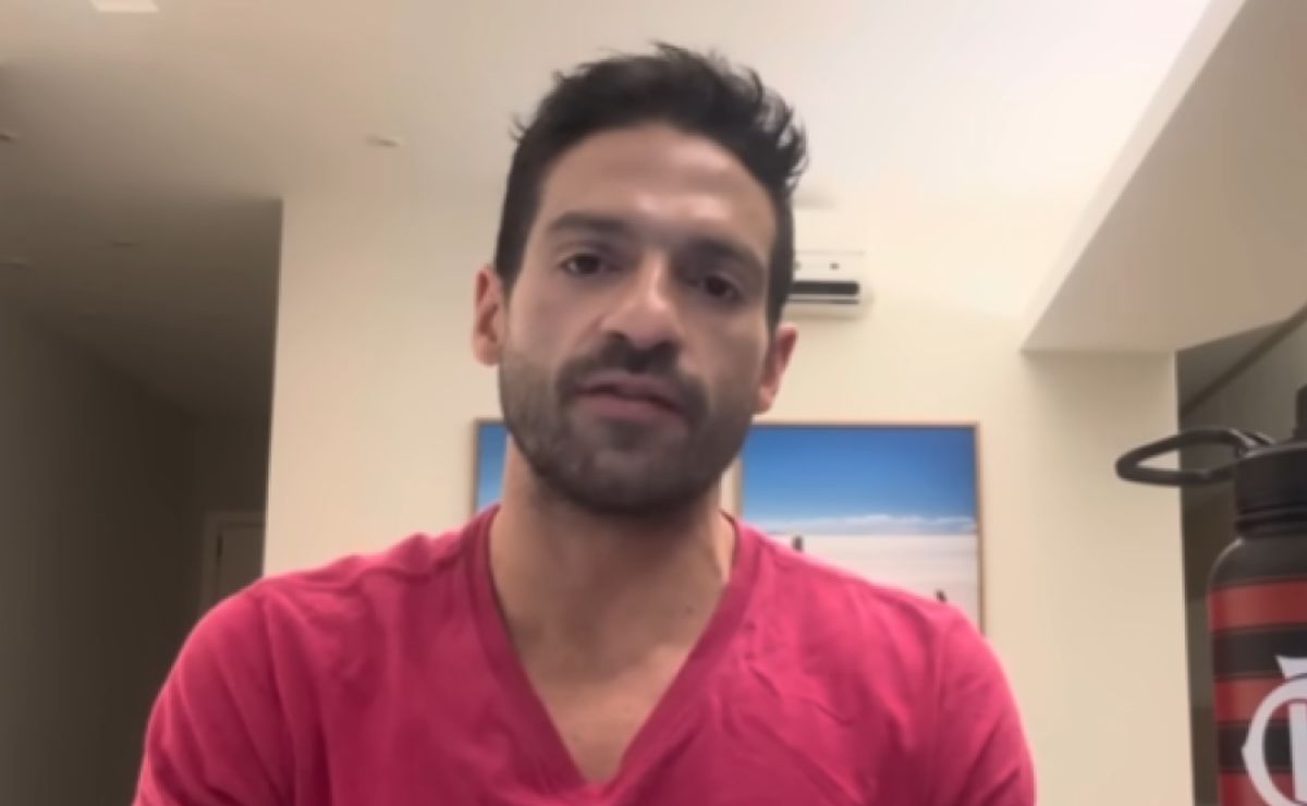 Flamengo encaminha acordo por Iago e negociação com Orlando City terá compensação financeira