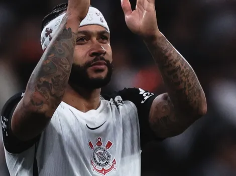 Memphis Depay flagrou ponto fraco do São Paulo antes de marcar golaço