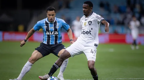 Botafogo x Grêmio se enfrentam pelo Campeonato Brasileiro A 2025. Foto: Maxi Franzoi/AGIF