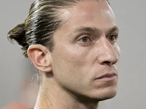 Decisão de Filipe Luís em barrar Viña faz torcida do Flamengo explodir
