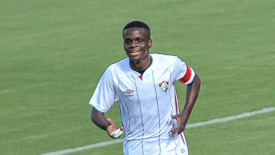 Metinho atuando na base do Fluminense. Foto: Jhony Pinho/AGIF