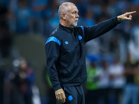 Mano Menezes ironiza após preservar titulares: "Não queríamos ganhar"
