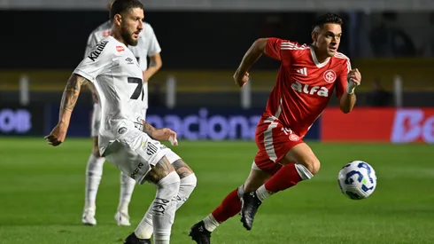 Zé Rafael e Borré vão se enfrentar nesta segunda-feira (24) - Foto: Jota Erre/AGIF