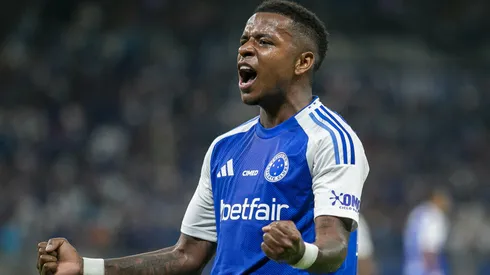 Keny Arroyo comemora gol marcado diante do Fortaleza pelo Brasileirão Betano