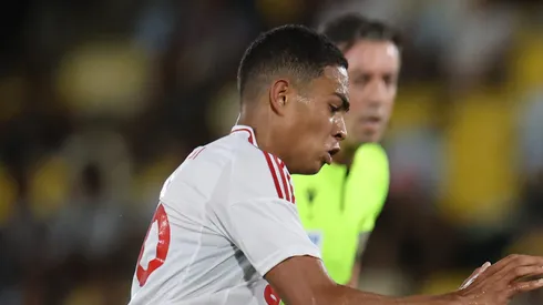 Luis Otávio, volante do Internacional em partida pelo campeonato brasileiro (Foto: Lucas Figueiredo/Getty Images)