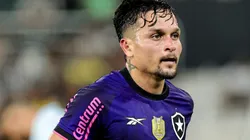 Artur jogador do Botafogo diante do Grêmio. Foto: Arthur Barreto/Botafogo