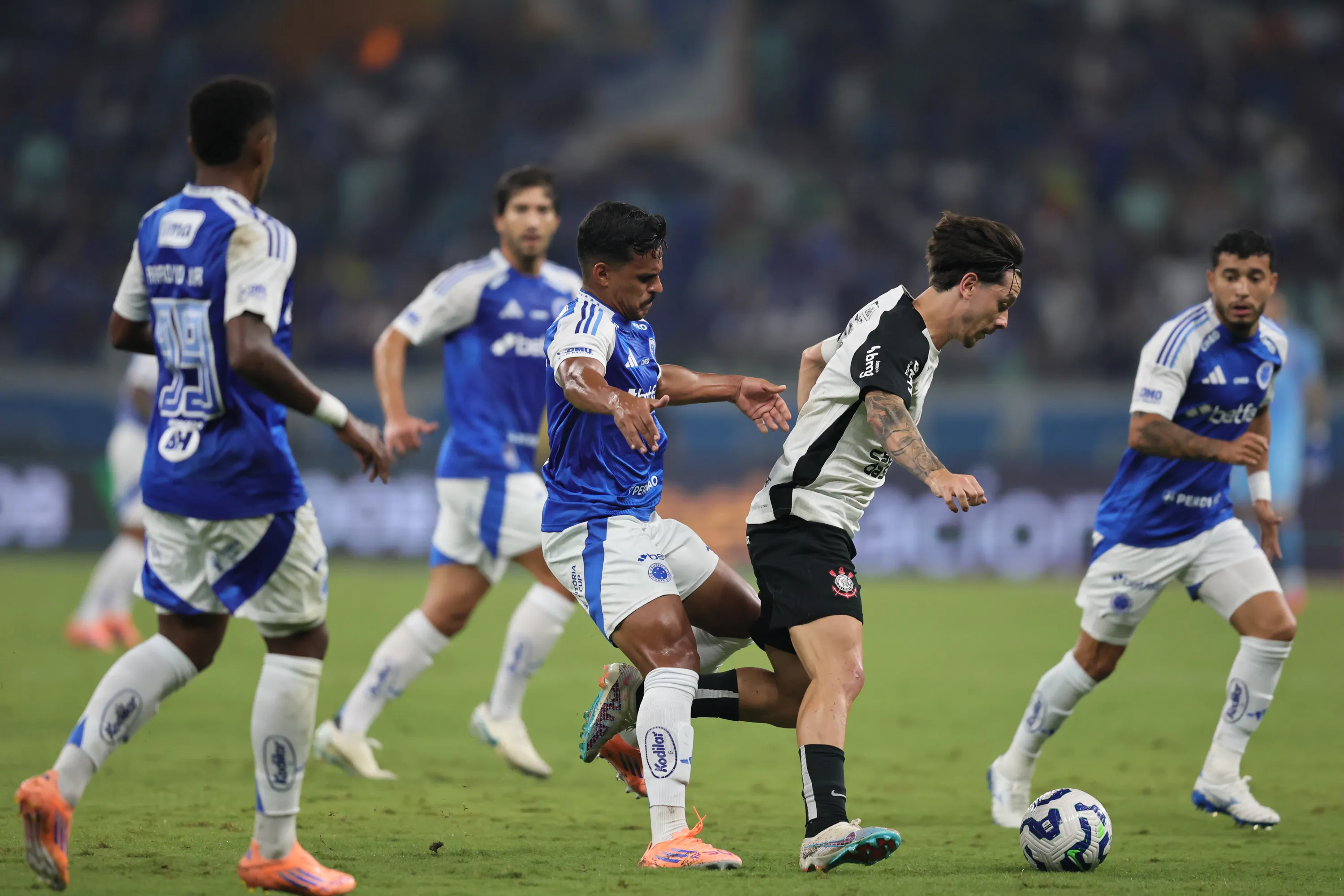 Garro durante o jogo contra o Cruzeiro. Foto: Gilson Lobo/AGIF
