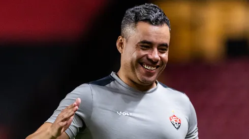 Jair Ventura acredita na permanência do Vitória.