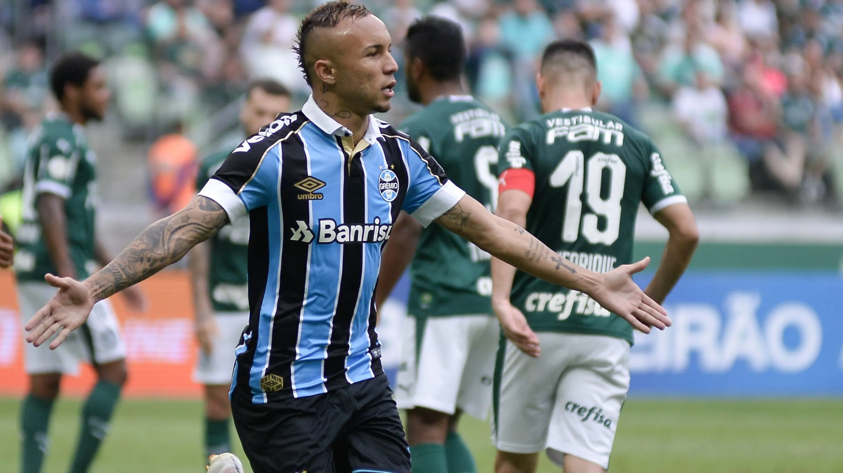 Everton Cebolinha. Foto: Bruno Ulivieri/AGIF