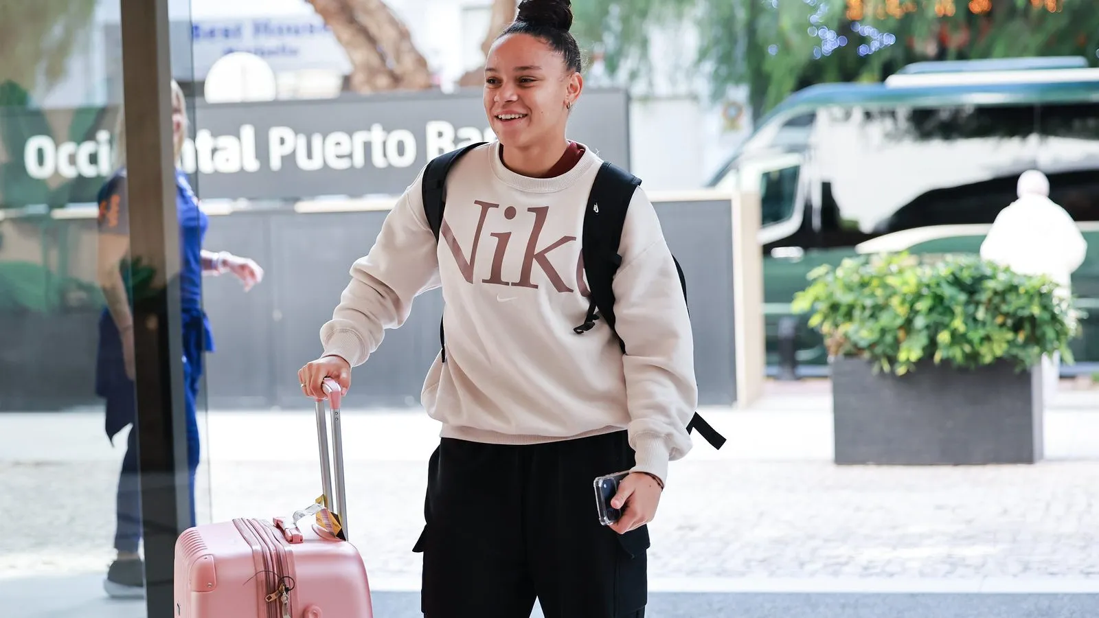 Dudinha em chegada da Seleção Brasileira Feminina