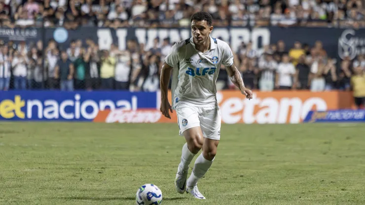 MG - SAO JOAO DEL REI - 12/03/2025 - COPA DO BRASIL 2025, ATHLETIC CLUB X GREMIO - Viery jogador do Gremio durante partida contra o Athletic Club no estadio Joaquim Portugal pelo campeonato Copa Do Brasil 2025. Foto: Lucas Gabriel Cardoso/AGIF