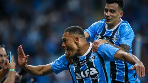 Carlos Vinícius voltará a ser titular do Grêmio