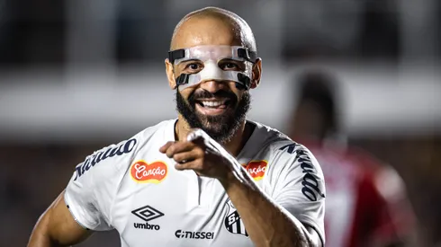 Meia-atacante Thaciano foi testado por Vojvoda e pode aparecer como surpresa mais tarde diante do Inter