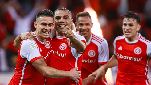 Borré foi mantido no ataque do Inter contra o Santos; Ricardo Mathias começa no banco