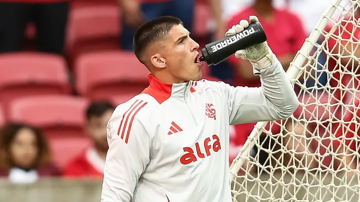 Sérgio Rochet, goleiro do Internacional em partida pelo campeonato brasileiro (Foto: Pedro H. Tesch/Getty Images)