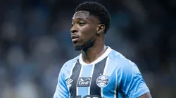 Francis Amuzu acrescenta velocidade e habilidade ao ataque do Grêmio - Maxi Franzoi/AGIF