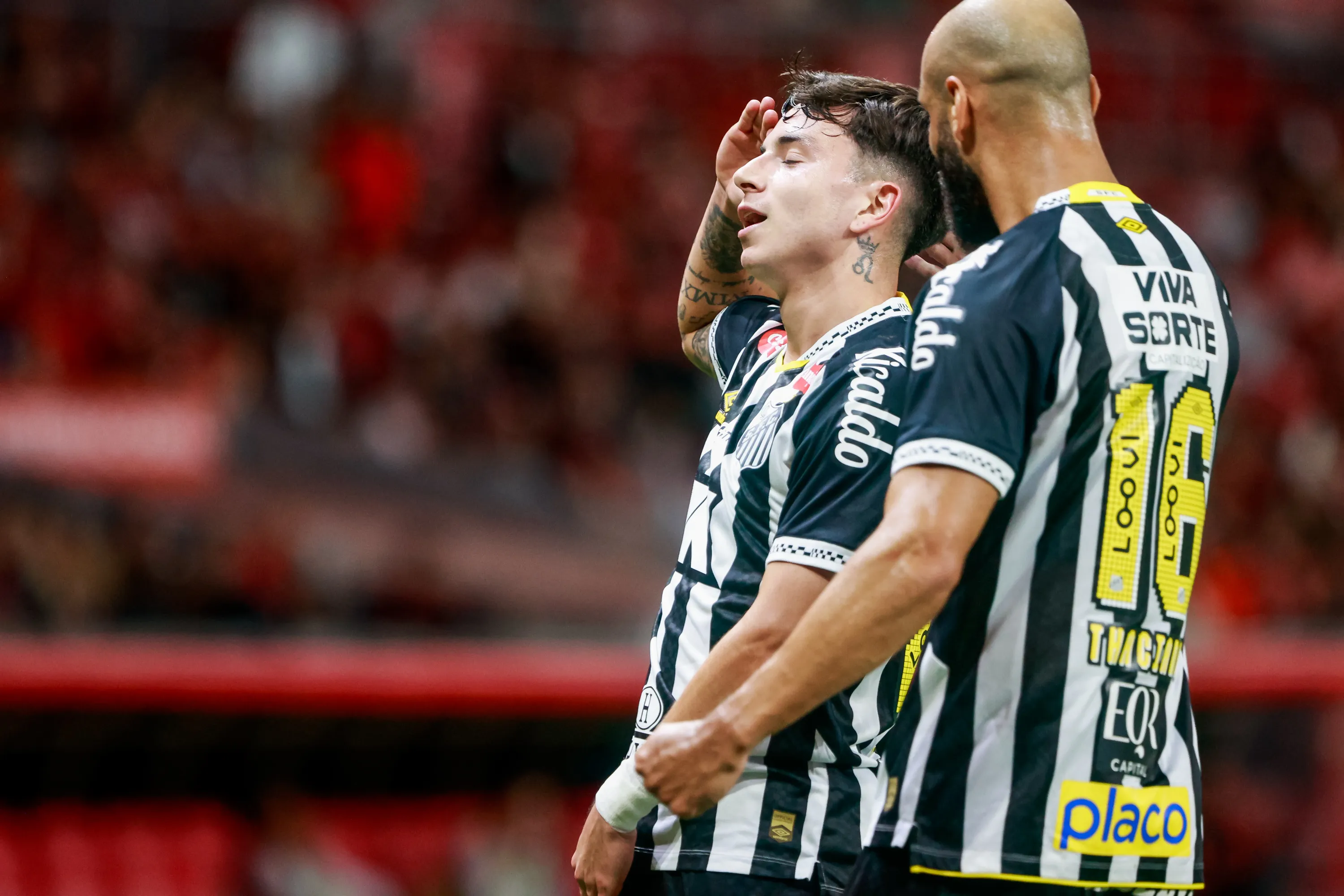 Barreal comemora gol de empate do Santos no Beira-Rio e ‘salva’ Vojvoda – Foto: Luiz Erbes/AGIF