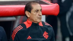 Ramón Díaz na partida do Colorado contra o Santos
