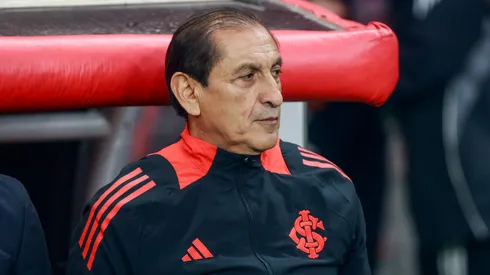 Ramón Díaz na partida do Colorado contra o Santos