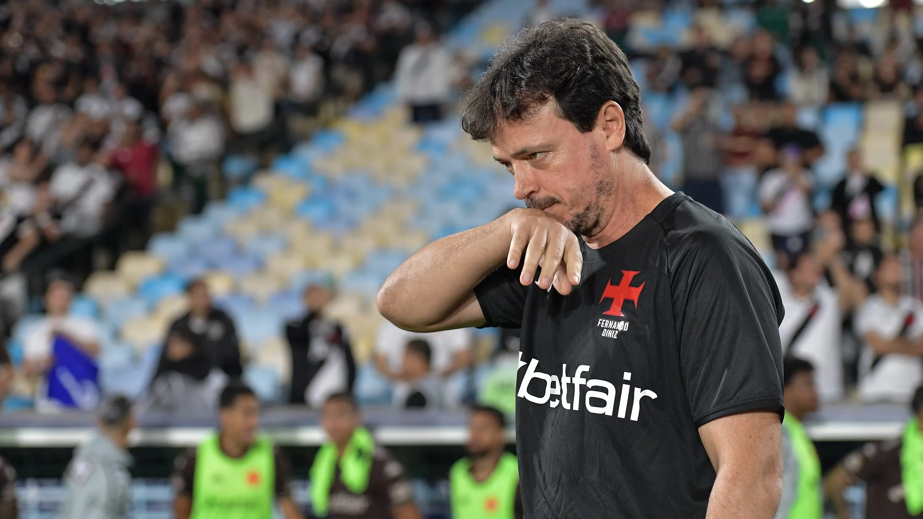 Fernando Diniz é respaldado mesmo em momento conturbado no Vasco – Foto: Thiago Ribeiro/AGIF