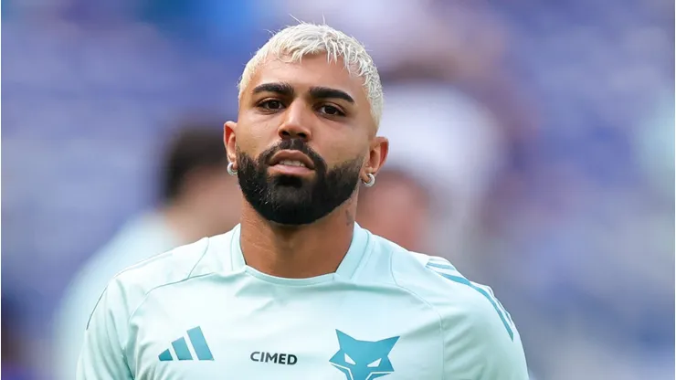 MG - BELO HORIZONTE - 01/11/2025 - BRASILEIRO A 2025, CRUZEIRO X VITORIA - Gabriel Barbosa Gabigol jogador do Cruzeiro durante aquecimento antes da partida contra o Vitoria no estadio Mineirao pelo campeonato Brasileiro A 2025.