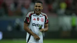 PE - SAO LOURENCO DA MATA - 15/11/2025 - BRASILEIRO A 2025, SPORT X FLAMENGO - Samuel Lino jogador do Flamengo durante a partida contra o Sport na Arena de Pernambuco, pelo Campeonato Brasileiro A 2025. Foto: Marlon Costa/AGIF