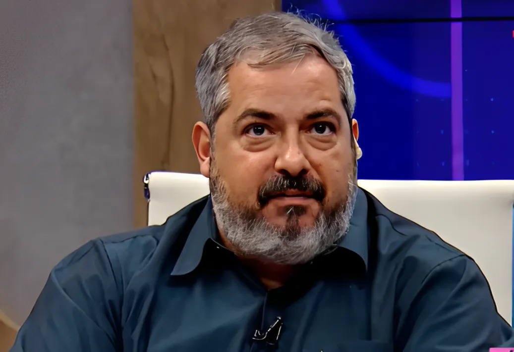 Foto: Reprodução/YouTube TNT Sports – Ricardinho Martins disparou contra o treinador argentino.