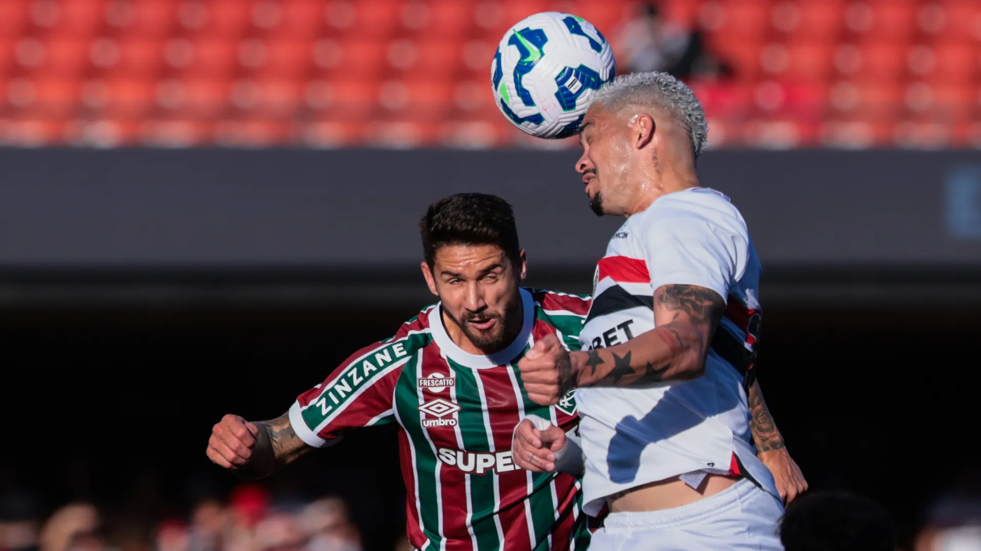 Everaldo e Luciano no último duelo entre São Paulo e Fluminense – Foto: Marcello Zambrana/AGIF