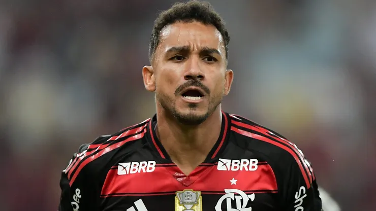 Zagueiro de Seleção, Danilo deverá ser titular do Flamengo nesta terça-feira (25)