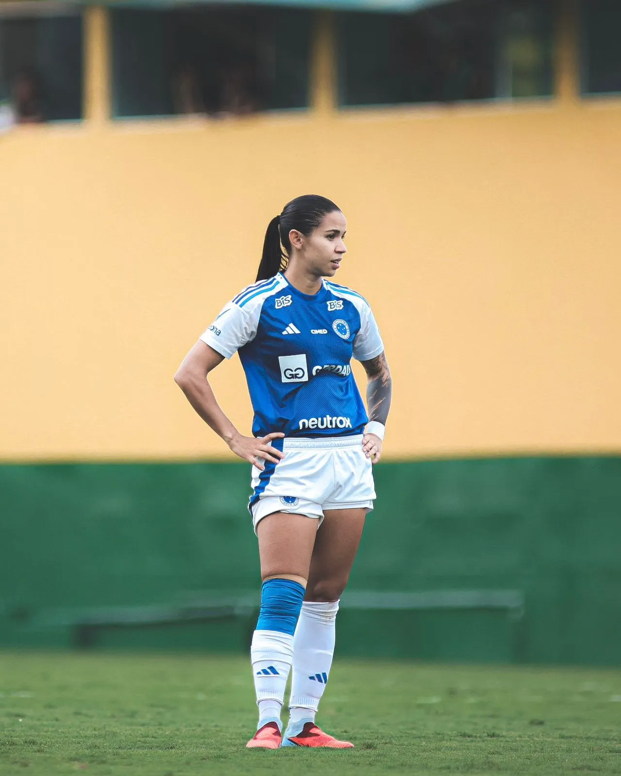 Bedoya com a camisa do Cruzeiro. Foto: Gustavo Martins/Cruzeiro