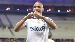 Marçal jogador do Botafogo comemora seu gol durante partida contra o Fortaleza no estadio Arena Castelao pelo campeonato Brasileiro A 2025. Foto: Baggio Rodrigues/AGIF