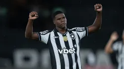 Kadir jogador do Botafogo comemora vitoria apos partida contra o Sport no estadio Engenhao pelo campeonato Brasileiro A 2025. Foto: Jorge Rodrigues/AGIF