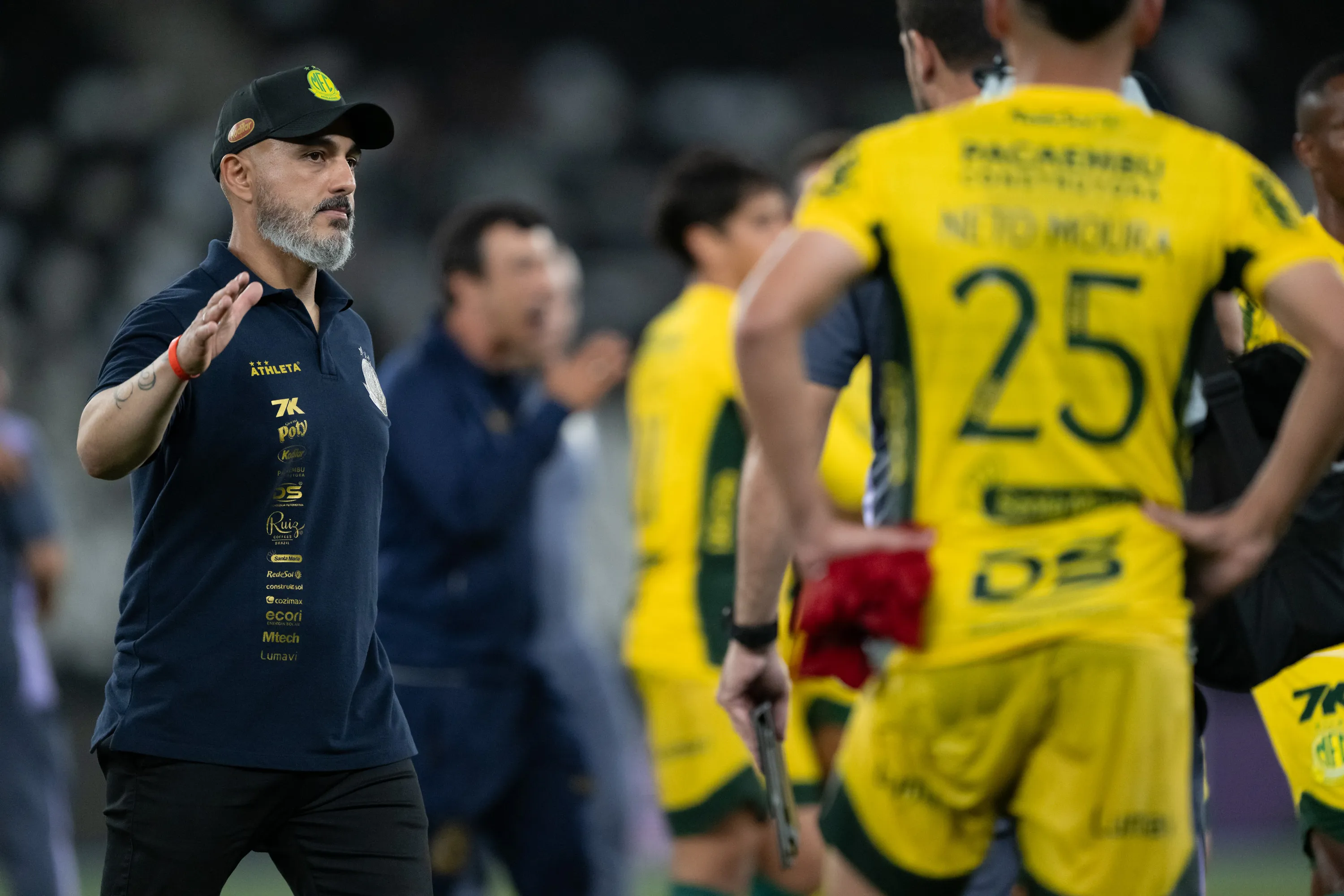 Rafael Guanaes tecnico do Mirassol durante partida contra o Botafogo no estadio Engenhao pelo campeonato Brasileiro A 2025. Foto: Jorge Rodrigues/AGIF