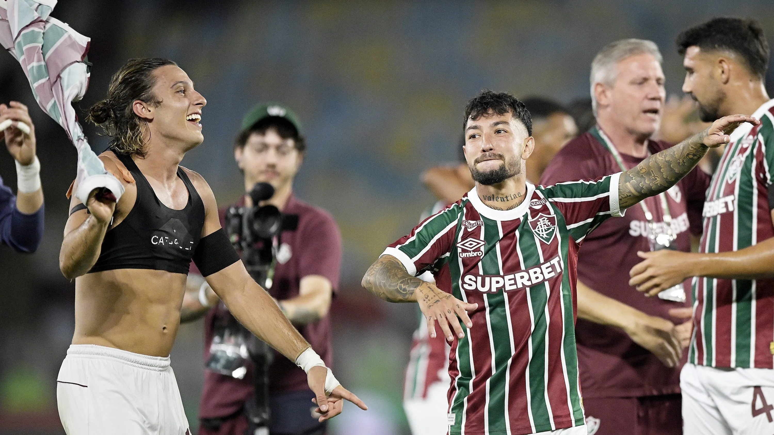 Canobbio e Lucho Acosta jogadores do Fluminense comemoram a vitoria apos a partida contra o Flamengo Foto: Alexandre Loureiro/AGIF