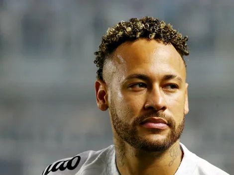 Neymar cogita infiltração no joelho para jogar pelo Santos
