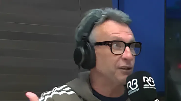 Craque Neto revela info exclusiva sobre o atacante do Santos. Foto: Reprodução/YouTube Rádio Bandeirantes.