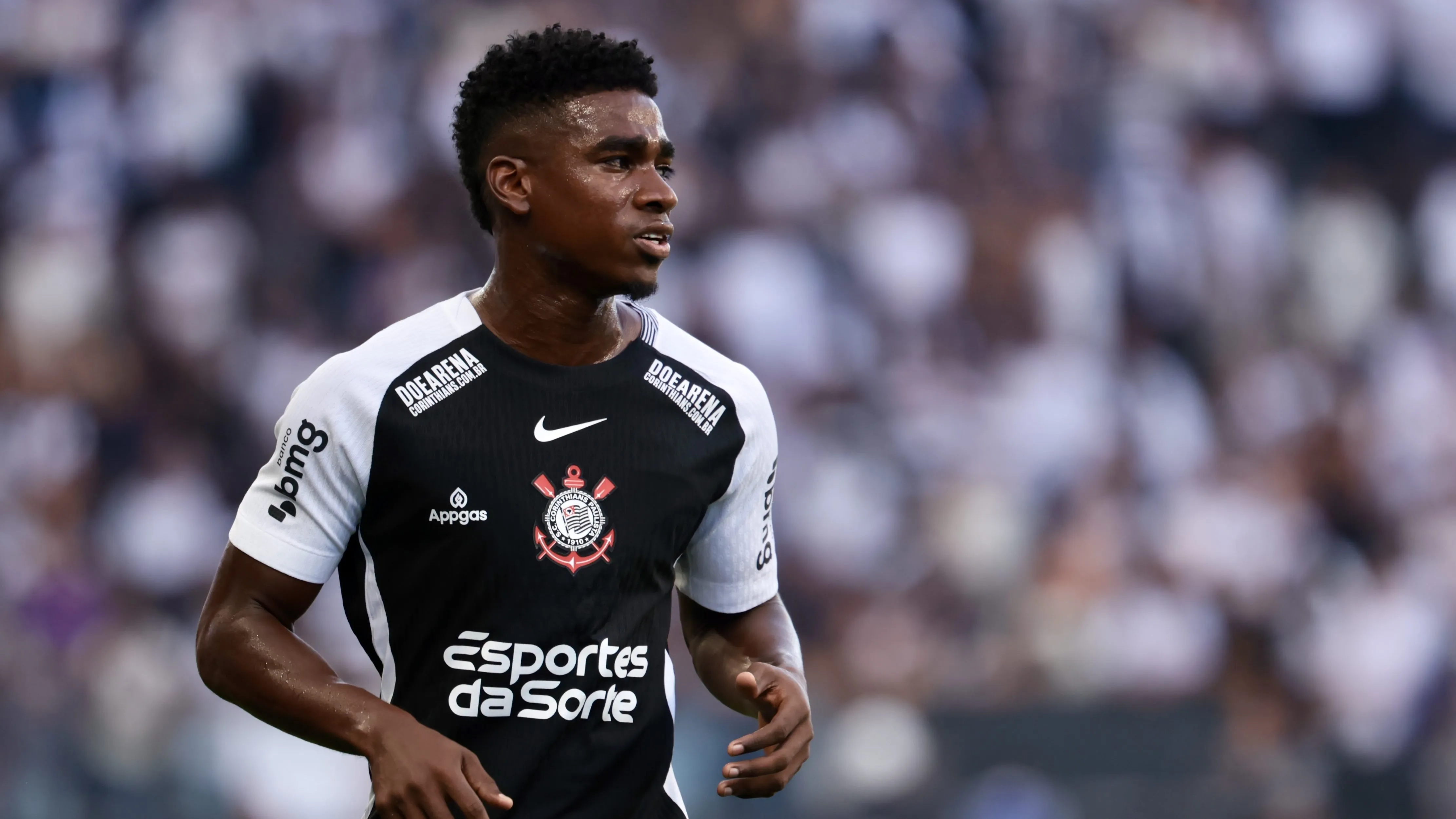 Félix Toorres em ação pelo Timão. Por conta da negociação envolvenmdo o jogador, o Timão ficou impedido de registrar jogadors Foto: Marcello Zambrana/AGIF