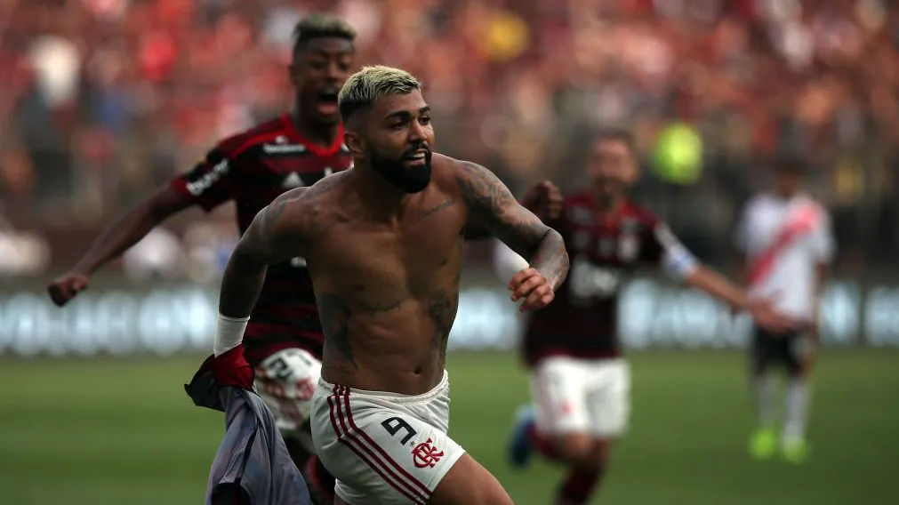 Gabigol comemora gol pelo Flamengo. Foto: Raul Sifuentes/Getty Images
