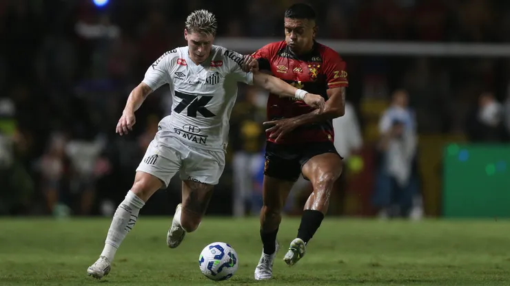 Igor Carius jogador do Sport durante a partida entre Sport e Santos no Estadio da Ilha do Retiro em Recife (PE), pelo campeonato brasileiro Serie A. Foto: Marlon Costa/AGIF