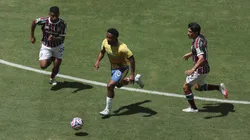 Lucas Ribeiro (C) enfrentou o Fluminense de Hércules (E) e Cano (D) no Mundial