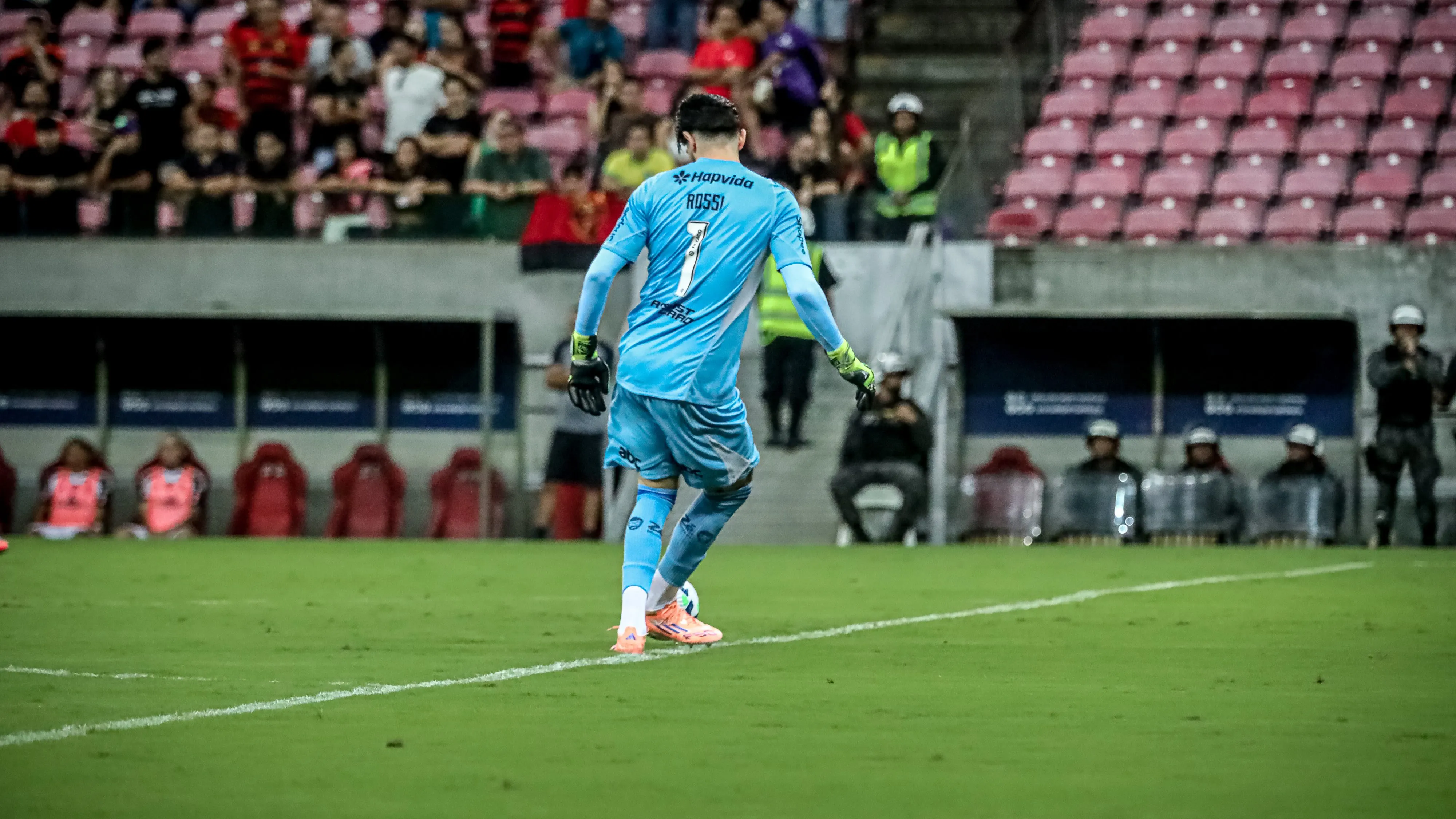 PE – RECIFE – 15/11/2025 – BRASILEIRO A 2025, SPORT X FLAMENGO E – [ROSSI] jogador do Flamengo durante partida contra o Sport no estadio Arena Pernambuco pelo campeonato Brasileiro A 2025. Foto: Paulo Sergio Souza Xavier/AGIF